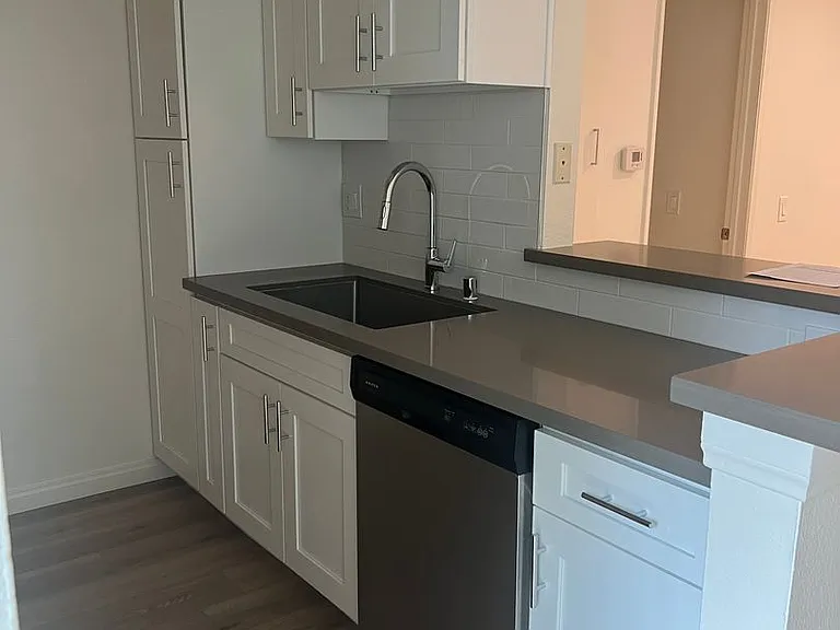 Verdugo Vista — Photo 17