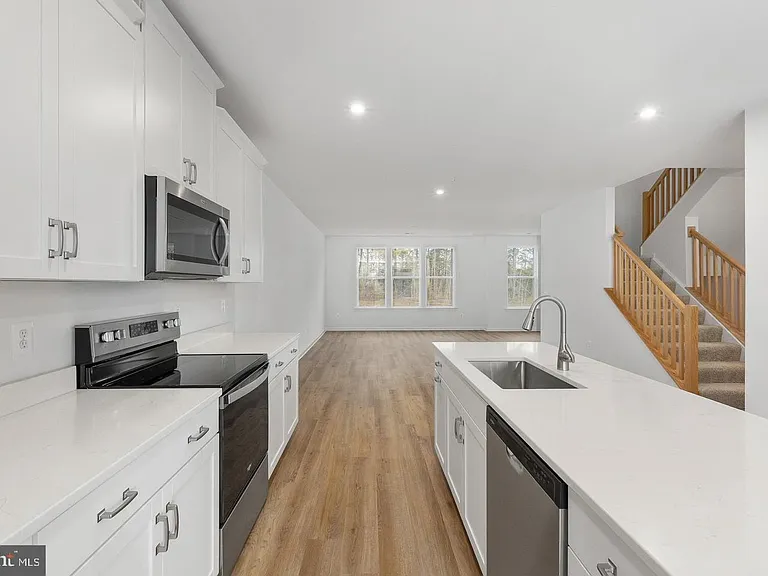2546 Neabsco Common Pl — Photo 8
