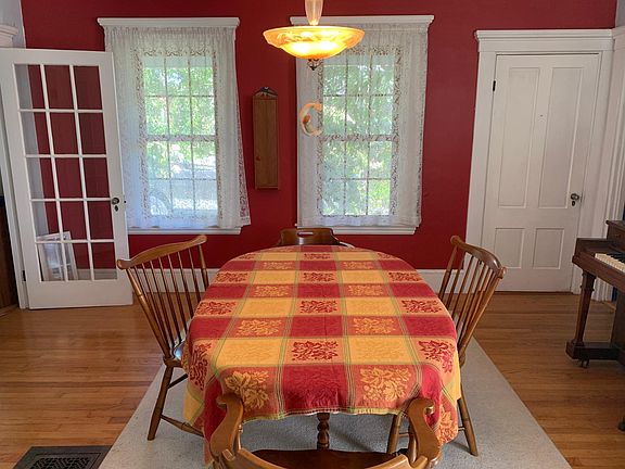 3rd image of 100 Maple St