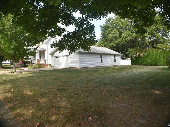 2nd image of 203 S Illinois St