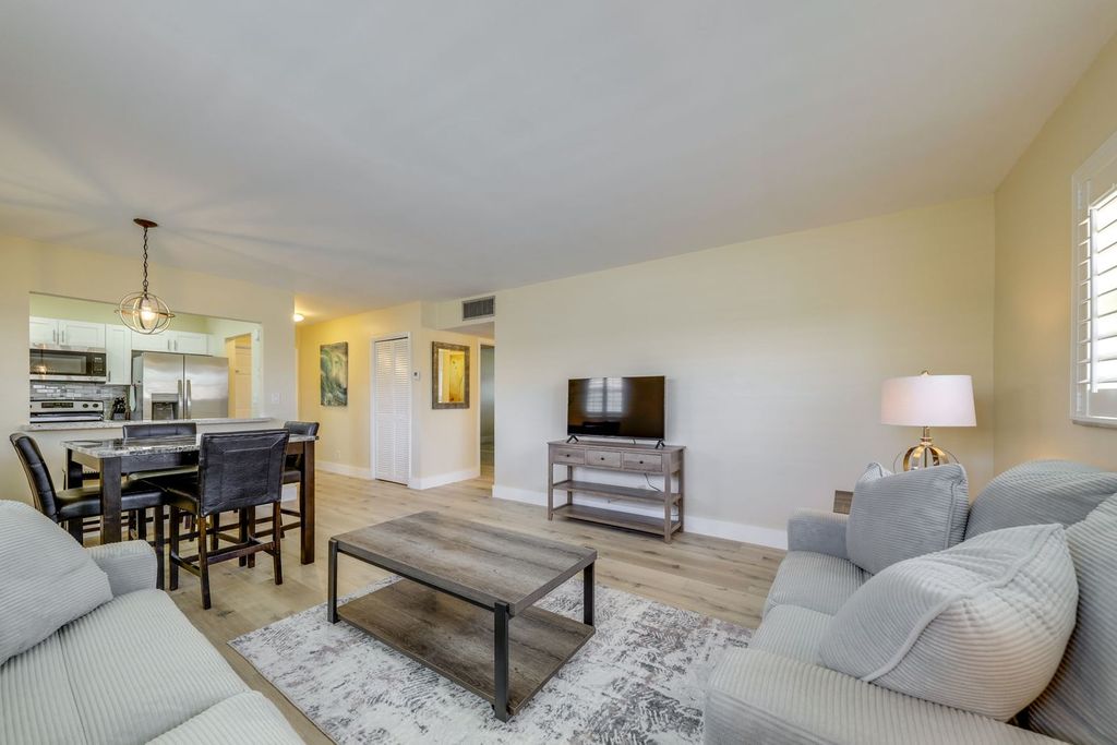 1450 N Riverside Dr Floor 2-ID1580603P, photo 2
