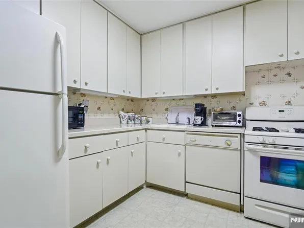 555 North Ave APT 21M, Fort Lee, NJ 07024
