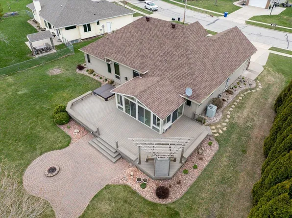 510 Arthur Dr, Roland, IA 50236