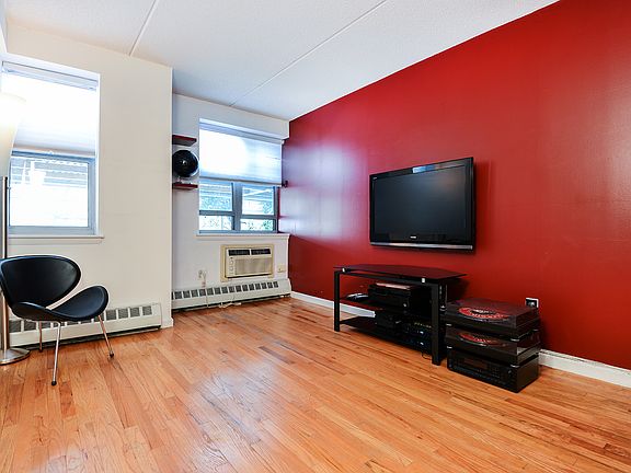 4th image of 1831 Madison Ave APT 2J