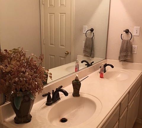4th image of 9808 Hickory Hollow Ln