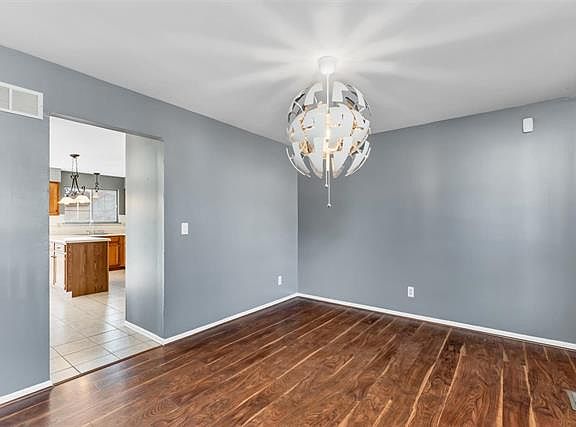 2nd image of 945 Weatherstone Dr