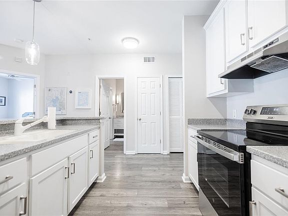 4th image of 955 Juniper St NE Unit 2315