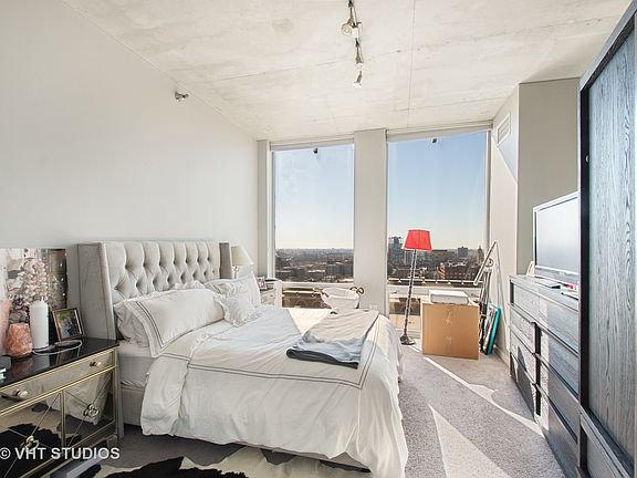 5th image of 720 N Larrabee St APT 1512