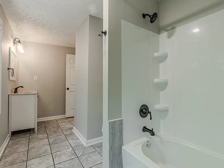 343 Meadowview Dr — Photo 9
