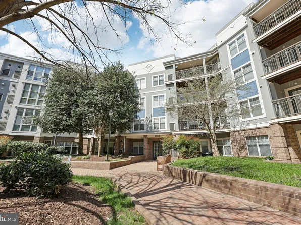 5565 Seminary Rd APT 108, Falls Church, VA 22041