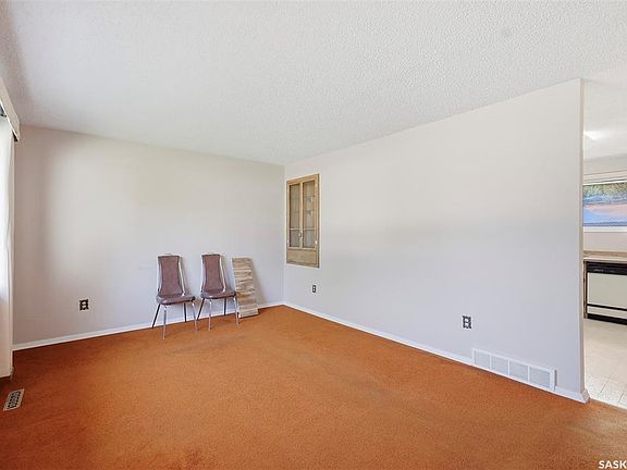 5th image of 370 Taylor AVENUE