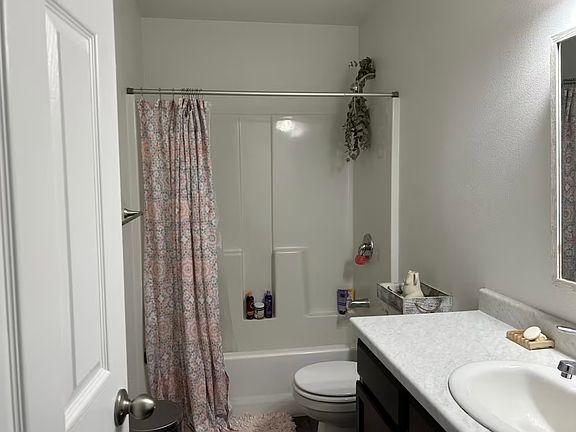5th image of 3117 W 6th St