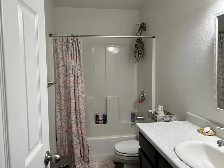 3117 W 6th St — Photo 5