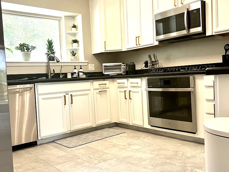 707 Montclair Blvd — Photo 2
