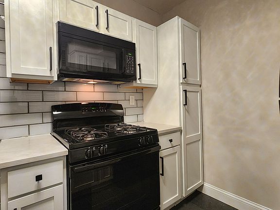 2nd image of 1038 Sanford Ave #14