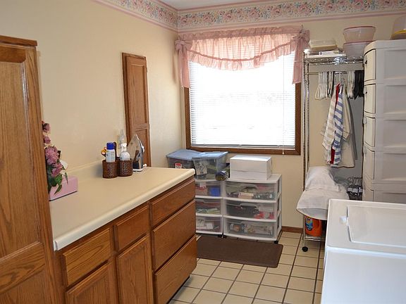 3rd image of 109 Eves Dr