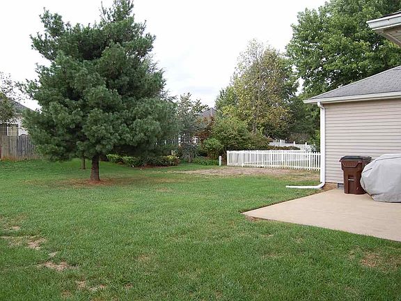 3rd image of 3419 Cool Springs Ct