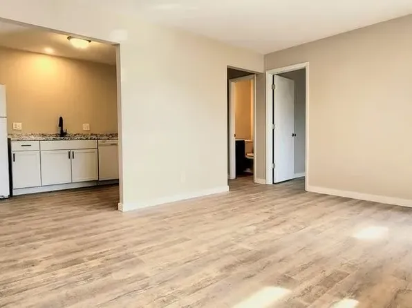 516 N 14th St #3, Manhattan, KS 66502