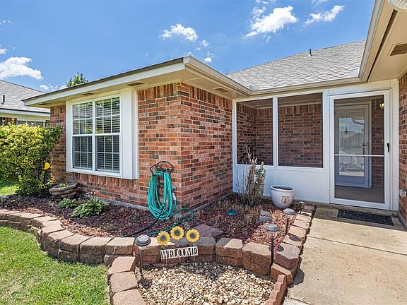 4th image of 1412 Buena Vista Cir