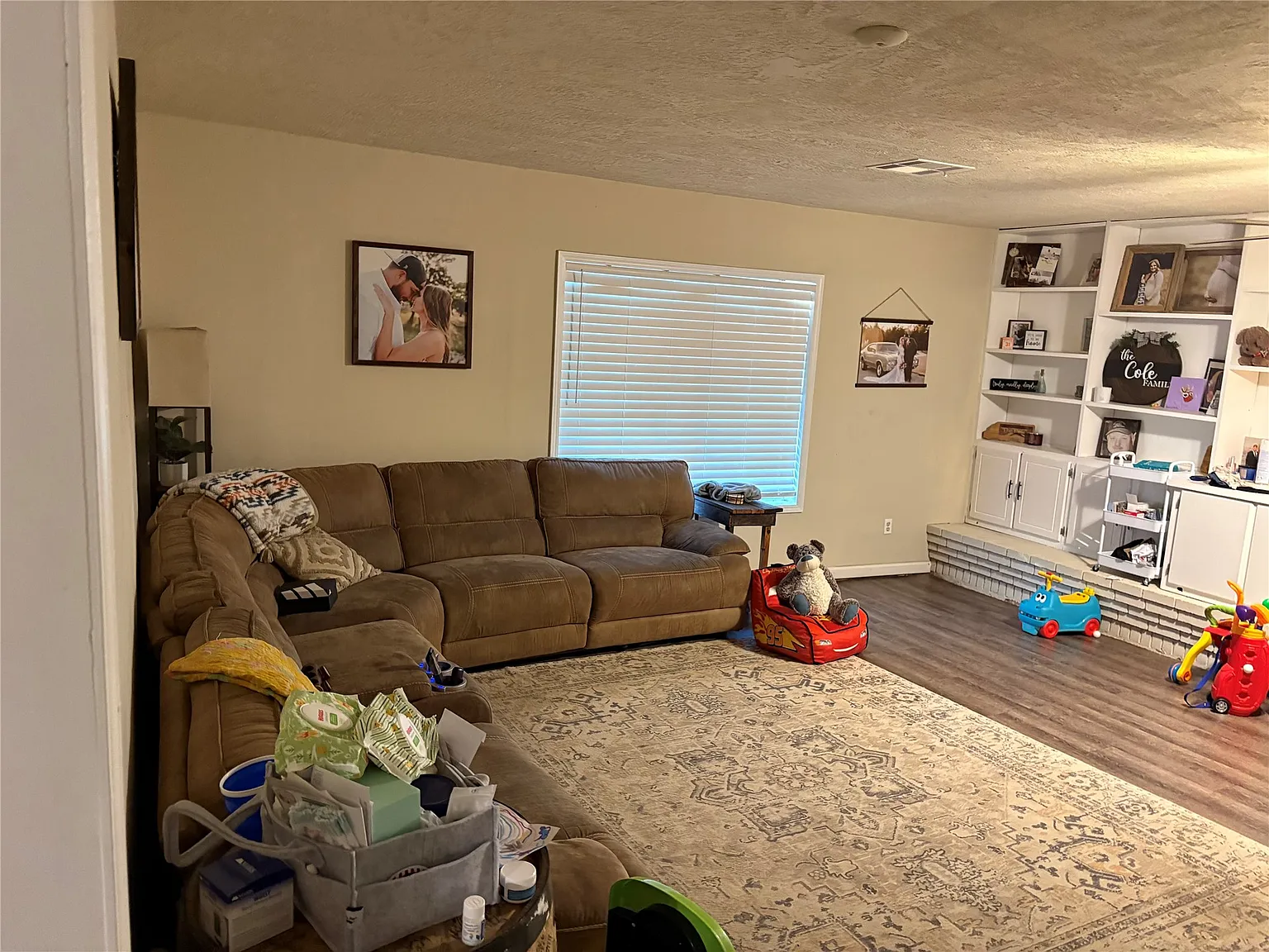 3 bed, 2.0 bath, 2200 sqft, $1,550 — Photo 3