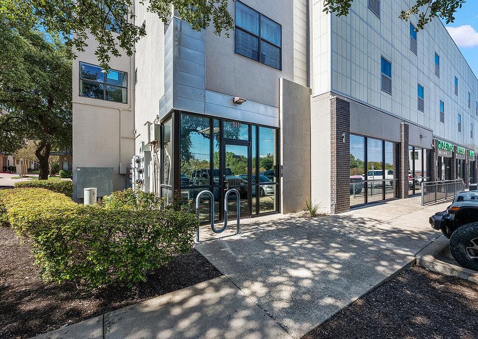 1st image of 6000 Congress Ave #130