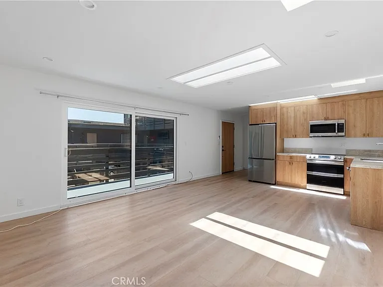 1105 N Coast Hwy #G — Photo 5