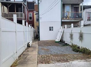 321 Hollenbach St, Reading, PA 19601