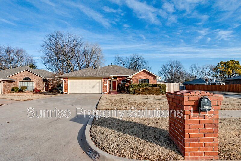 1st image of 509 Gyrfalcon Dr