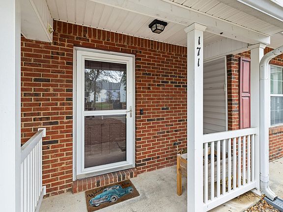 3rd image of 171 Swaying Pine Ct