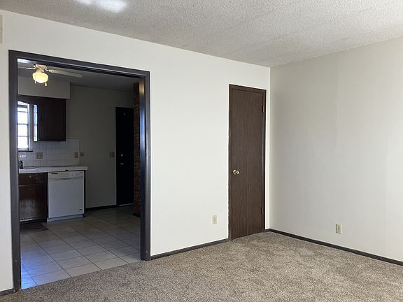 3rd image of 776 N Mount Carmel Ave #776