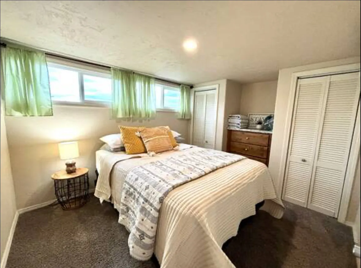 2 bed, 450 sqft, $1,000 — Photo 3