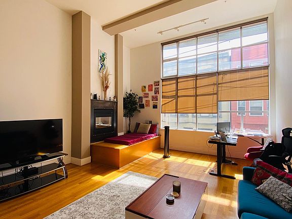 3rd image of 520 6th St APT 11
