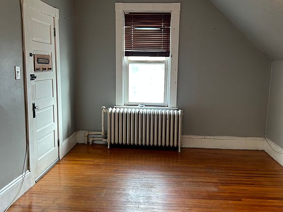 4th image of 89-91 Armour St #3