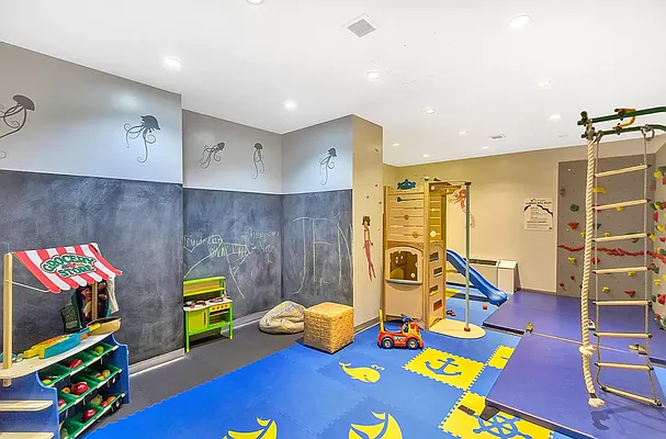 Rented by SERHANT. | media 27