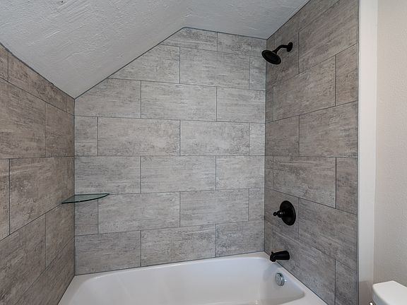 5th image of 601 Pettibone Ave NW #605