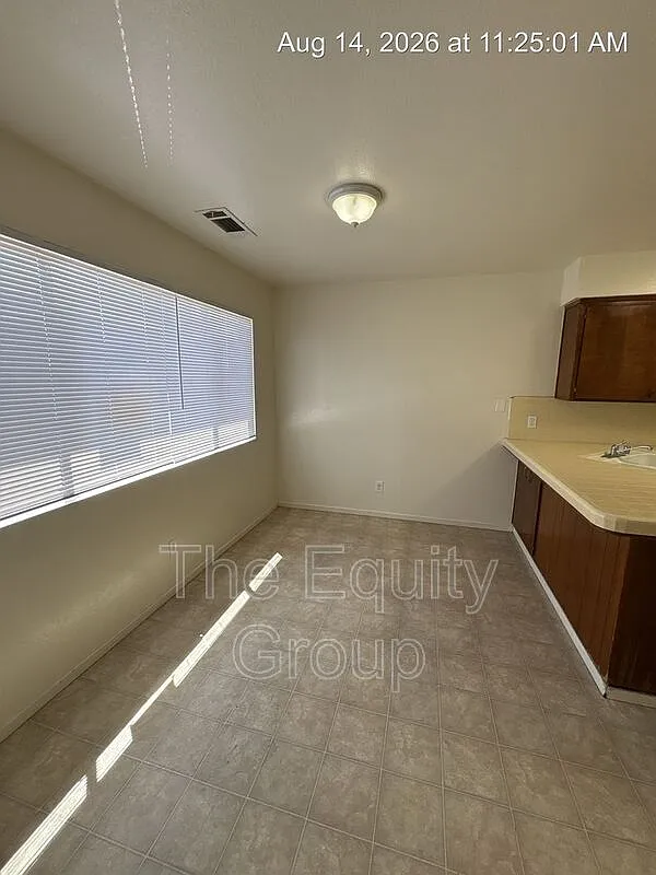 2 bed, 1.0 bath, 950 sqft, $1,250 — Photo 4