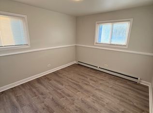 932 Rollins Road932 A, Round Lake, IL 60073