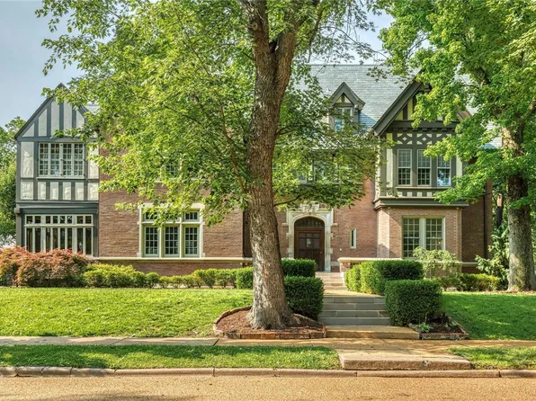 48 Portland Pl, Saint Louis, MO 63108