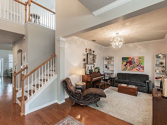 4th image of 10021 Parley Dr