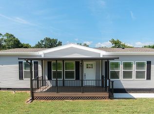 383 N Topaz St, Franklin, NC 28734