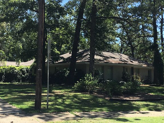 3rd image of 1831 Hillwood Dr