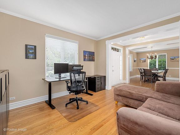 5th image of 515 Superior St