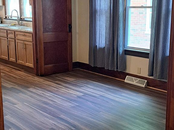 4th image of 330 Bowman Ave