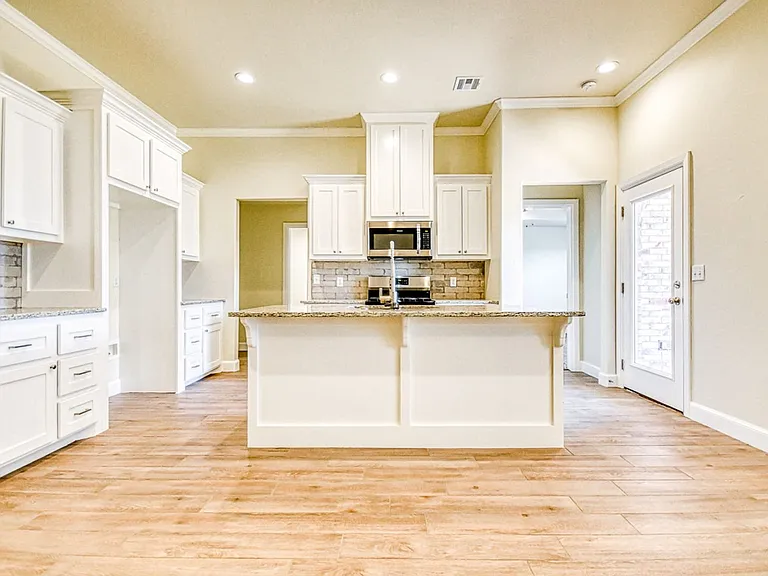 3100 Pebble Pond Dr — Photo 5