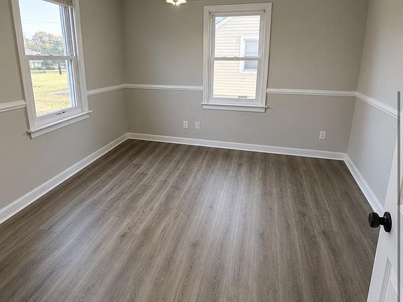4th image of 2715 Berry Rd