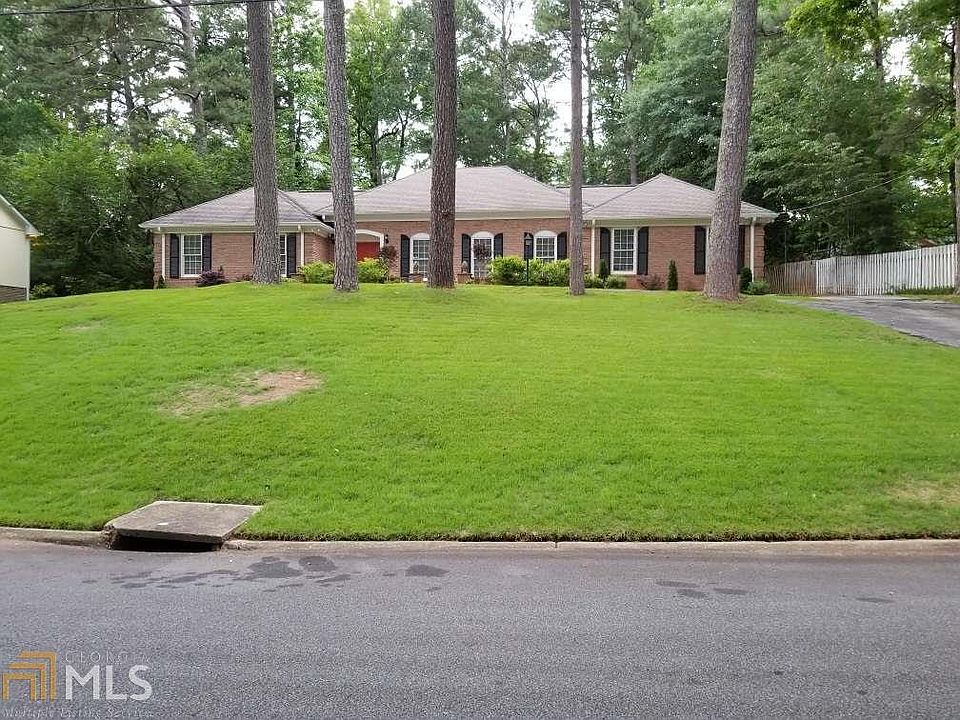 1st image of 4694 Westhampton Dr