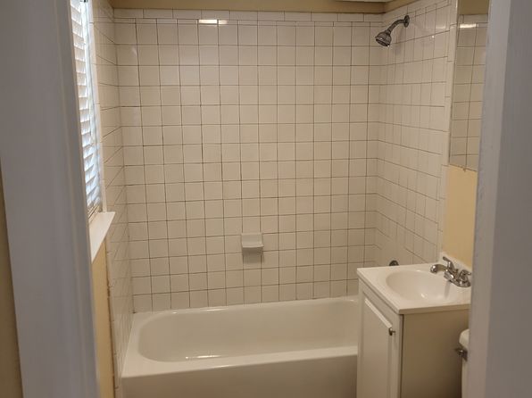 1102 Stonehaven St #4