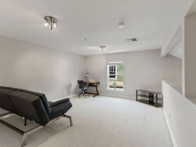 833 N Fern Creek Ave — Photo 28