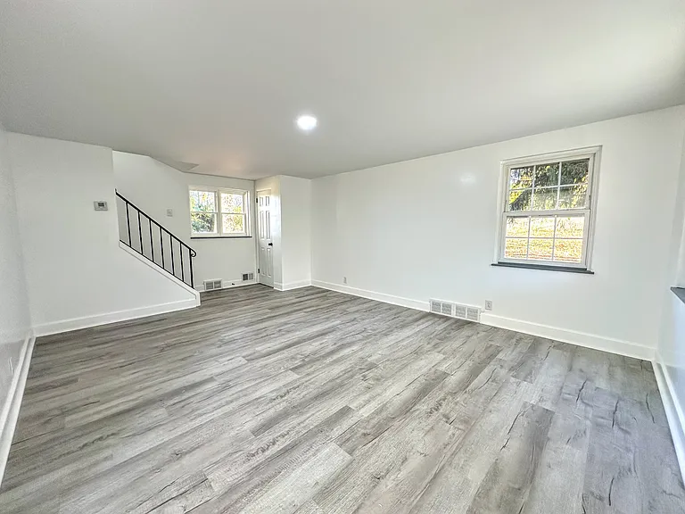 1607 Girard Ave — Photo 5