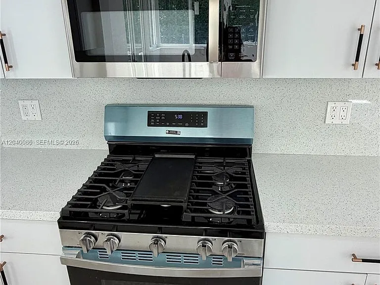 8235 SW 62nd Pl — Photo 13